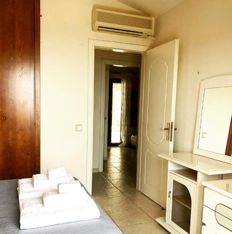 Bright & Spacious Seaview Villa Сивири Екстериор снимка