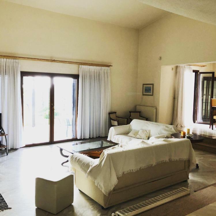 Bright & Spacious Seaview Villa Сивири Екстериор снимка
